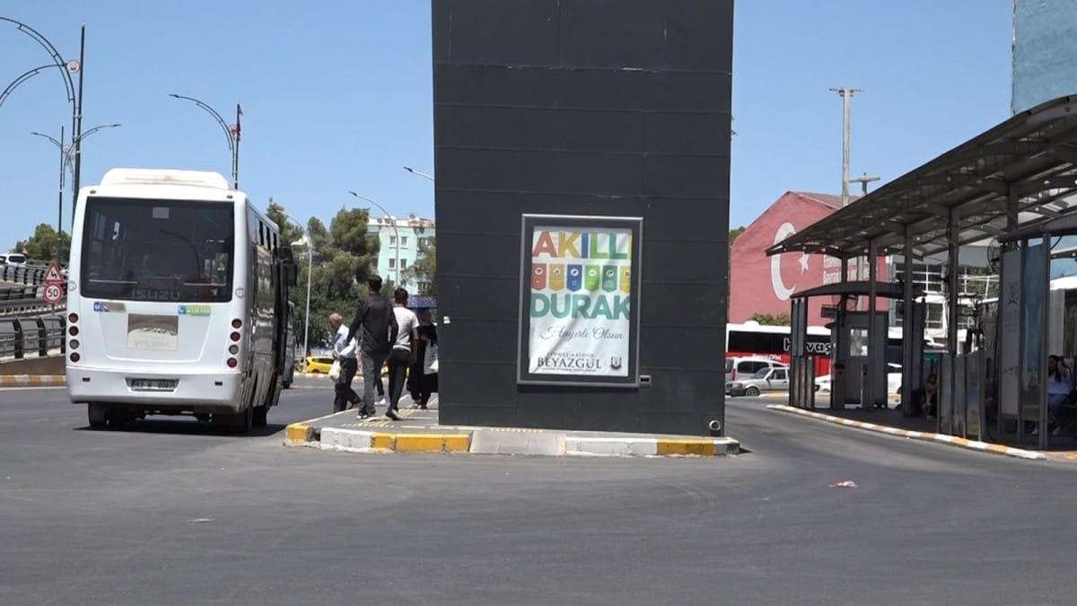 Şanlıurfa Büyükşehir’in Modern Ve Klimalı Durağı Vatandaşlardan Tam Not Aldı