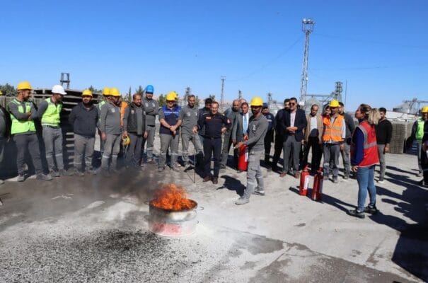 Büyükşehir Personeline Yangına Müdahale Eğitimi Verildi