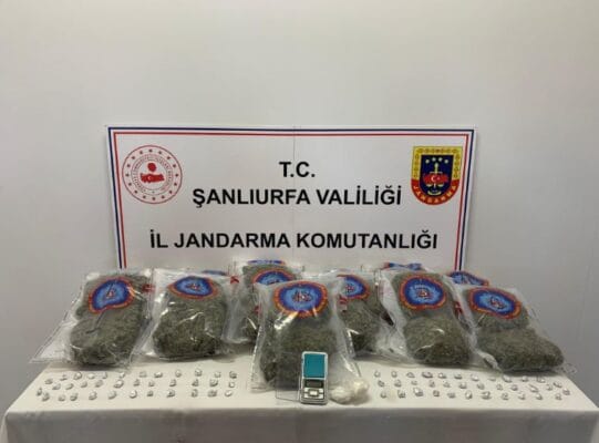 Jandarmadan uyuşturucu operasyonu : 3 göz altı!