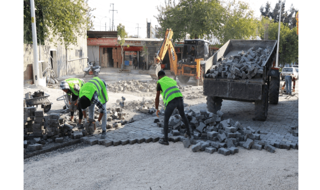 Haliliye Belediyesinden 4 Mahallede Hummalı Üstyapı Çalışması