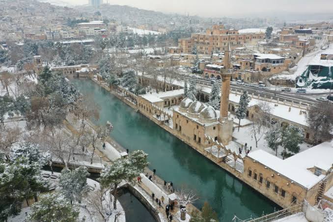 Şanlıurfa’da Mevsimin İlk Karı Yağdı