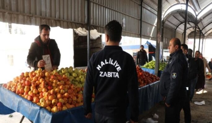 Haliliye Belediyesi Zabıta Ekipleri Pazar Yerlerini Denetliyor