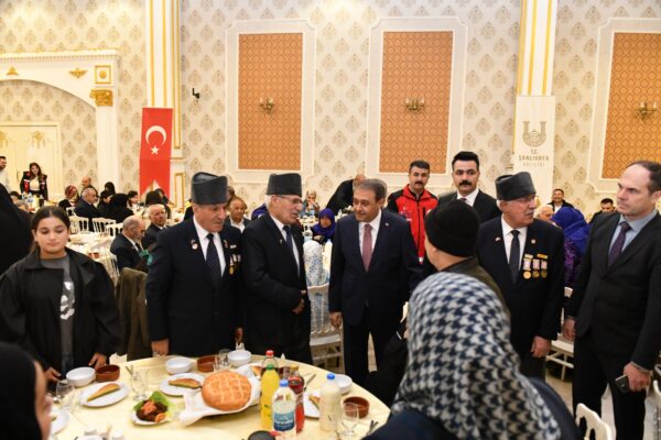 Vali Şıldak , ilk İftar’da  Vatandaşlarla Bir Araya Geldi!