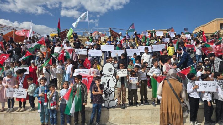 Urfa’da Binlerce Çocuk Gazze İçin Yürüdü: Gazzeli Çocuklar Ölmesin!