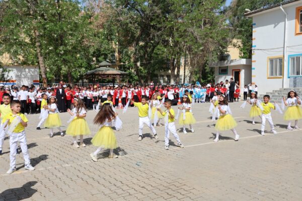 Harran’da 23 Nisan Ulusal egemenlik ve çocuk Bayramı Coşkuyla kutlandı!