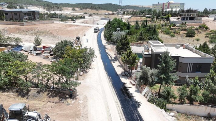 Karaköprü’De Yeni Yollar Sathi Kaplamayla Hizmete Açılıyor