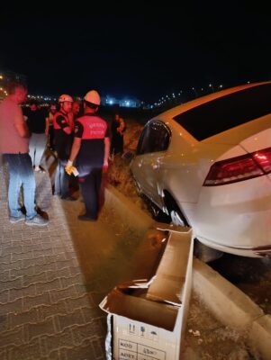 Haliliye’de Kontrolden Çıkan Otomobil Boş Araziye Uçtu