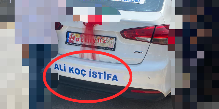 Şanlıurfa ‘da Dikkat Çeken Düğün Mesajı: “Ali Koç İstifa”