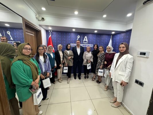 Anahtar Parti, Basın Bayramını Kadın Gazetecilerle Kutladı