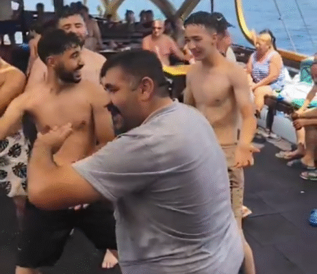 Şanlıurfalı TikTok Fenomeni Dans Gösterisiyle Sosyal Medyada Gündem Oldu
