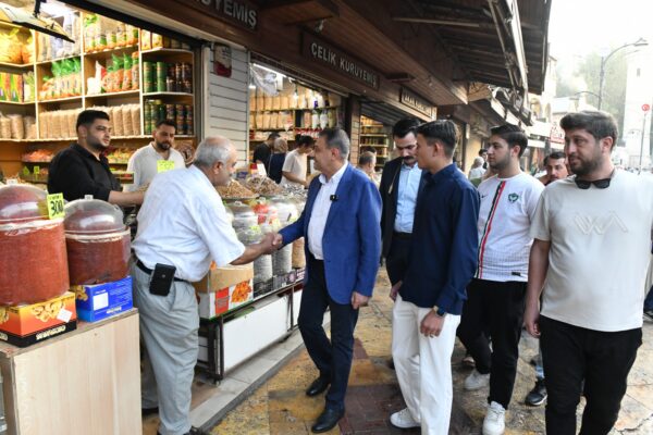VALİ ŞILDAK’TAN HAŞİMİYE ESNAFINA ZİYARET