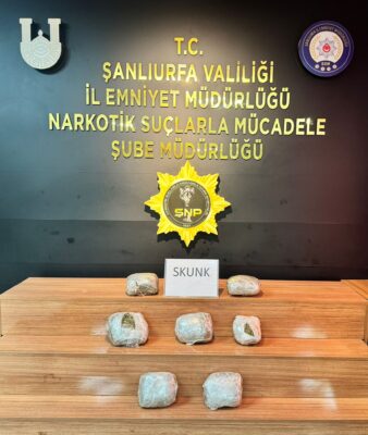 Şanlıurfa’da Araçta Yapılan Aramada 3 Kilo 450 Gram Skunk Ele Geçirildi