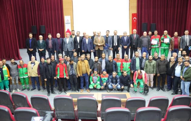 Karaköprü Belediyesinde Başarılı Personel Ödüllendirildi