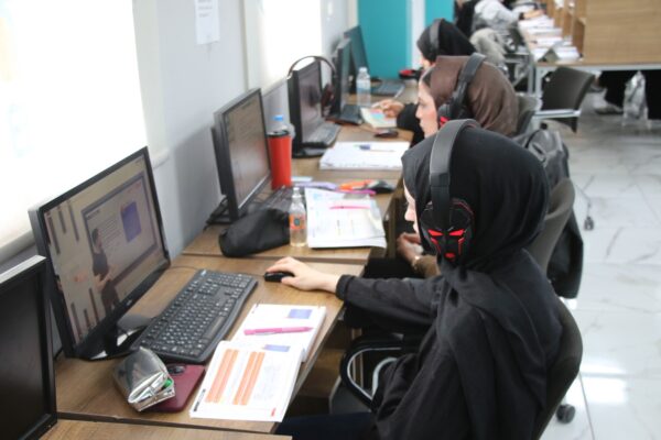 BAŞKAN CANPOLAT’TAN GENÇLERE ÜCRETSİZ İNTERNET